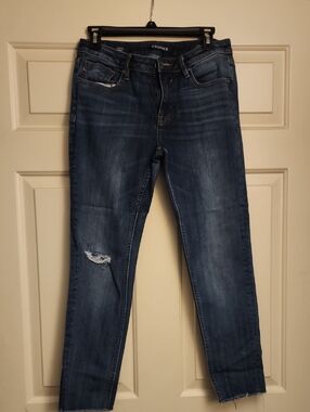 Vigoss Women’s Distressed Skinny Jeans in Dark Blue Wash